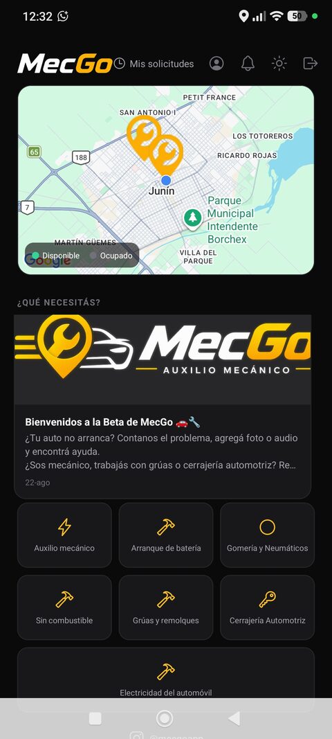 Pantalla principal del cliente, con el mapa de mecánicos cercanos y las categorías de servicio