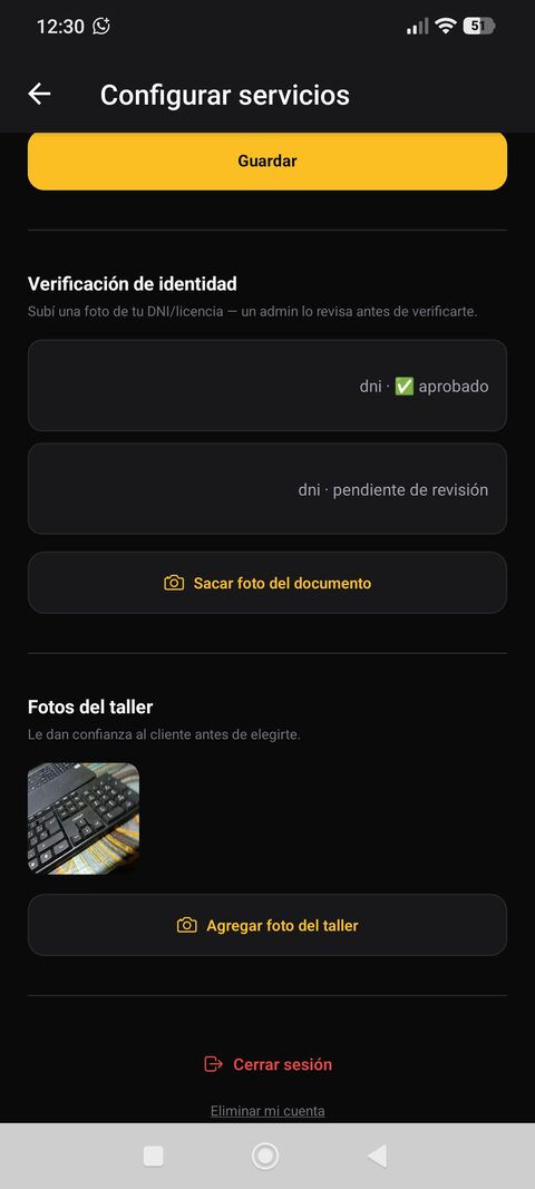 Verificación de identidad con revisión de un administrador